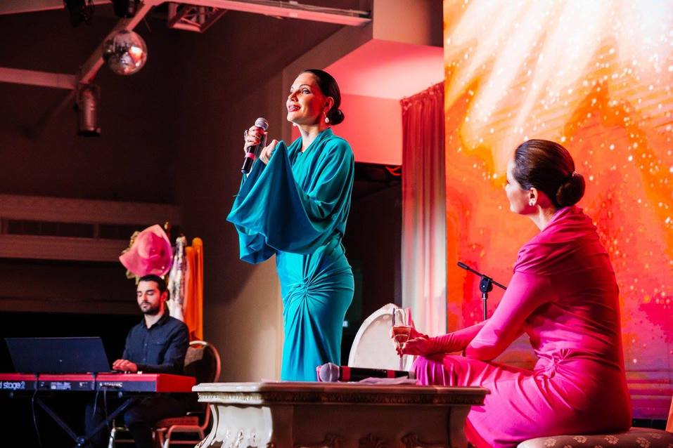 Фоторепортаж: традиции светских салонов возрождают в Челябинске 12 Фоторепортаж: традиции светских салонов возрождают в Челябинске 12