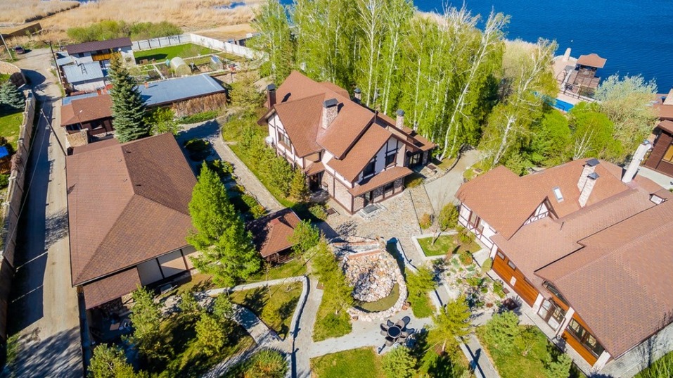 В Челябинске выяснили стоимость самых дорогих особняков с бассейном 1 В Челябинске выяснили стоимость самых дорогих особняков с бассейном 1