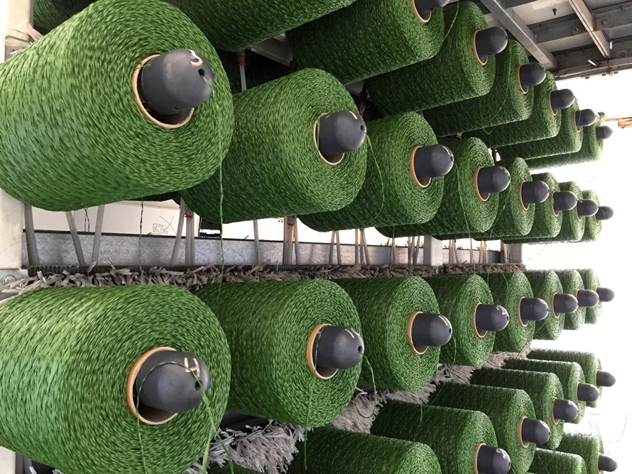 На нижегородском стадионе завершена прошивка газона 2 На нижегородском стадионе завершена прошивка газона 2