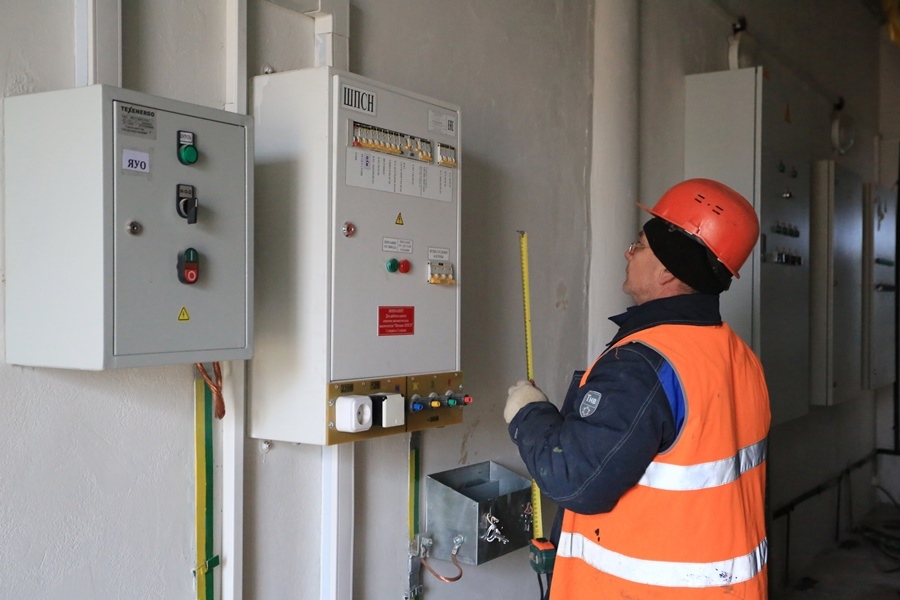 На нижегородском стадионе завершена прошивка газона 22 На нижегородском стадионе завершена прошивка газона 22