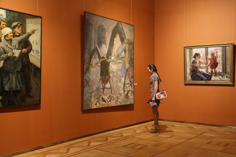 В НГХМ открылась выставка к 100-летию русских революций «Красная Атлантида» 3 В НГХМ открылась выставка к 100-летию русских революций «Красная Атлантида» 3