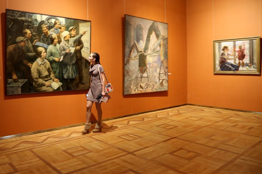 В НГХМ открылась выставка к 100-летию русских революций «Красная Атлантида» 4 В НГХМ открылась выставка к 100-летию русских революций «Красная Атлантида» 4