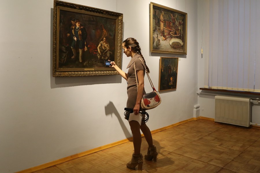 В НГХМ открылась выставка к 100-летию русских революций «Красная Атлантида» 9 В НГХМ открылась выставка к 100-летию русских революций «Красная Атлантида» 9