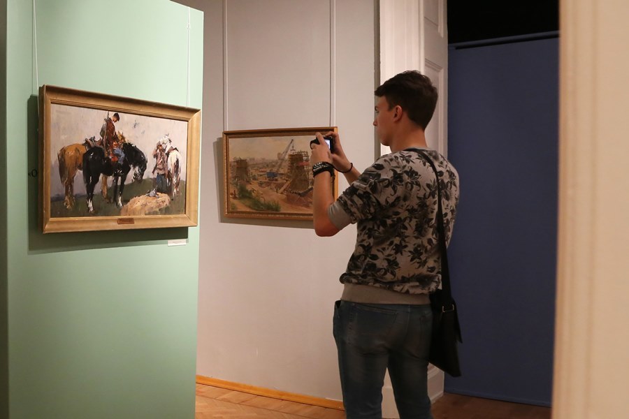 В НГХМ открылась выставка к 100-летию русских революций «Красная Атлантида» 17 В НГХМ открылась выставка к 100-летию русских революций «Красная Атлантида» 17