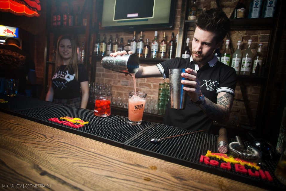 Алкотрэш и go-go. В Екатеринбурге в старинном особняке возродили известный бар 1 Алкотрэш и go-go. В Екатеринбурге в старинном особняке возродили известный бар 1