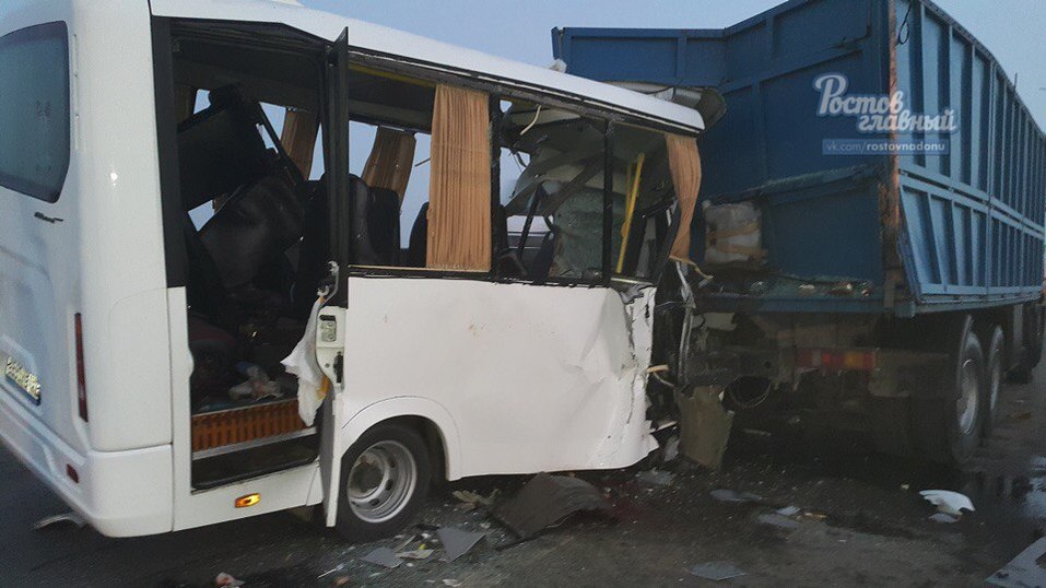 В ДТП на трассе М-4 "Дон" погибло пятеро футбольных болельщиков 1 В ДТП на трассе М-4 "Дон" погибло пятеро футбольных болельщиков 1