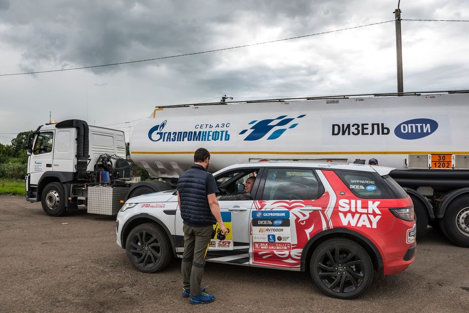 Предприниматель из Троицка заправился на любимой АЗС и выиграл Land Rover 2 Предприниматель из Троицка заправился на любимой АЗС и выиграл Land Rover 2