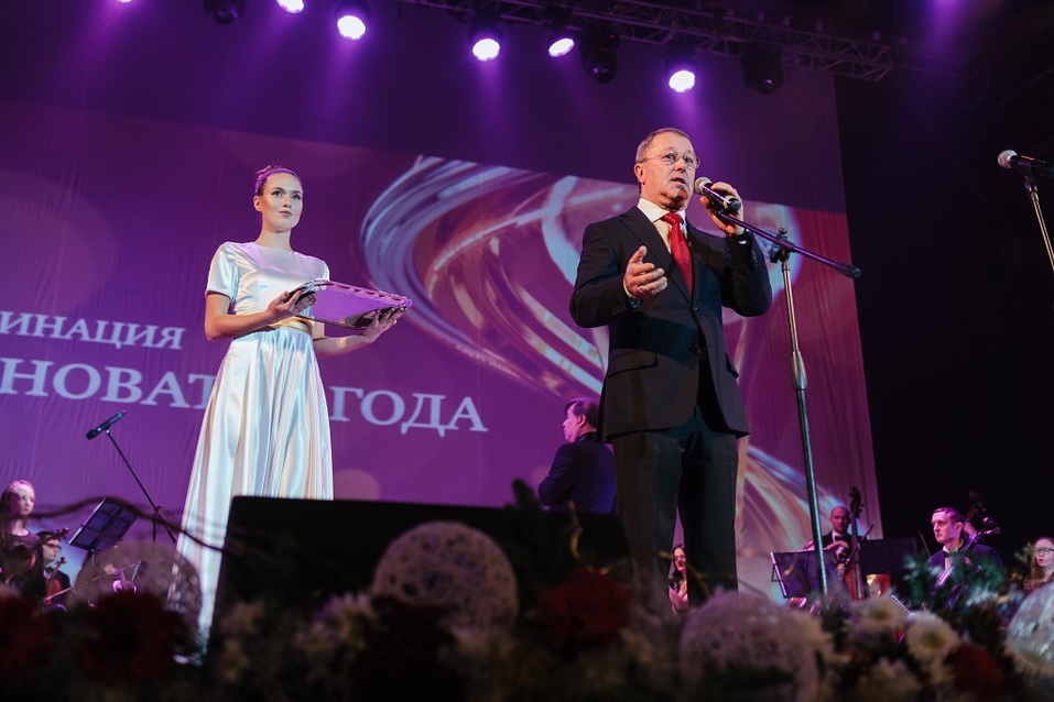 В Челябинске определен победитель премии «Человек года — 2017» 9 В Челябинске определен победитель премии «Человек года — 2017» 9