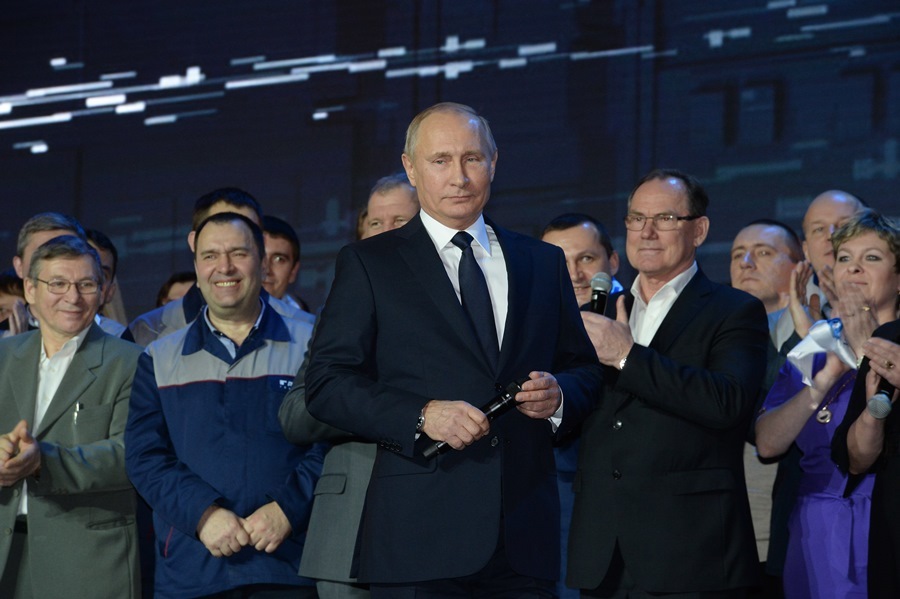 Как Владимира Путина на ГАЗе встречали. ФОТОФАКТ 13 Как Владимира Путина на ГАЗе встречали. ФОТОФАКТ 13