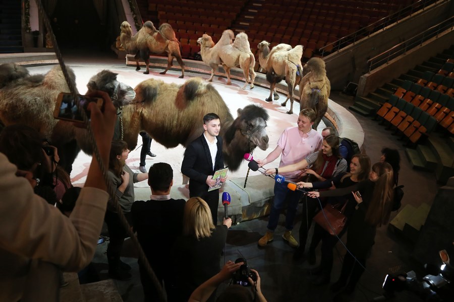 Бегемот Юлиана станет звездой нового шоу «Джамбо» в нижегородском цирке 11 Бегемот Юлиана станет звездой нового шоу «Джамбо» в нижегородском цирке 11