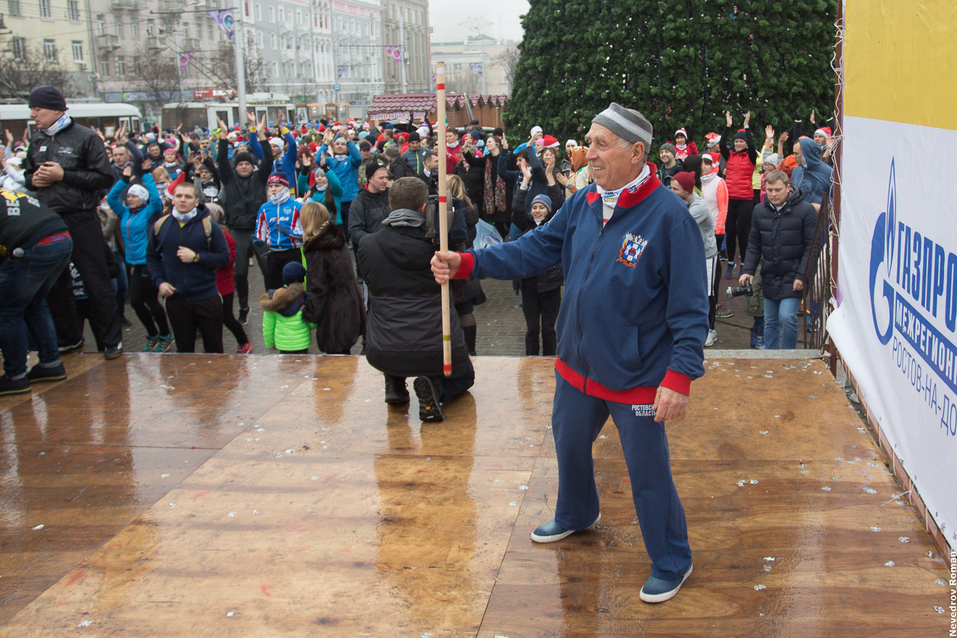 В первый день нового года тысячи жителей Ростова вышли на пробежку 2 В первый день нового года тысячи жителей Ростова вышли на пробежку 2