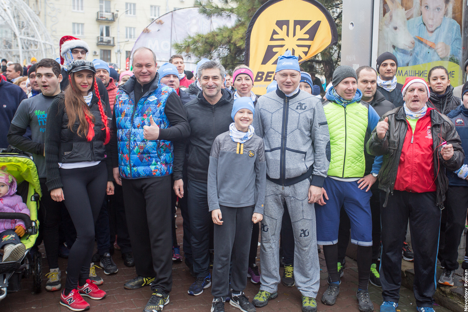 В первый день нового года тысячи жителей Ростова вышли на пробежку 4 В первый день нового года тысячи жителей Ростова вышли на пробежку 4