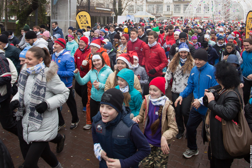 В первый день нового года тысячи жителей Ростова вышли на пробежку 6 В первый день нового года тысячи жителей Ростова вышли на пробежку 6