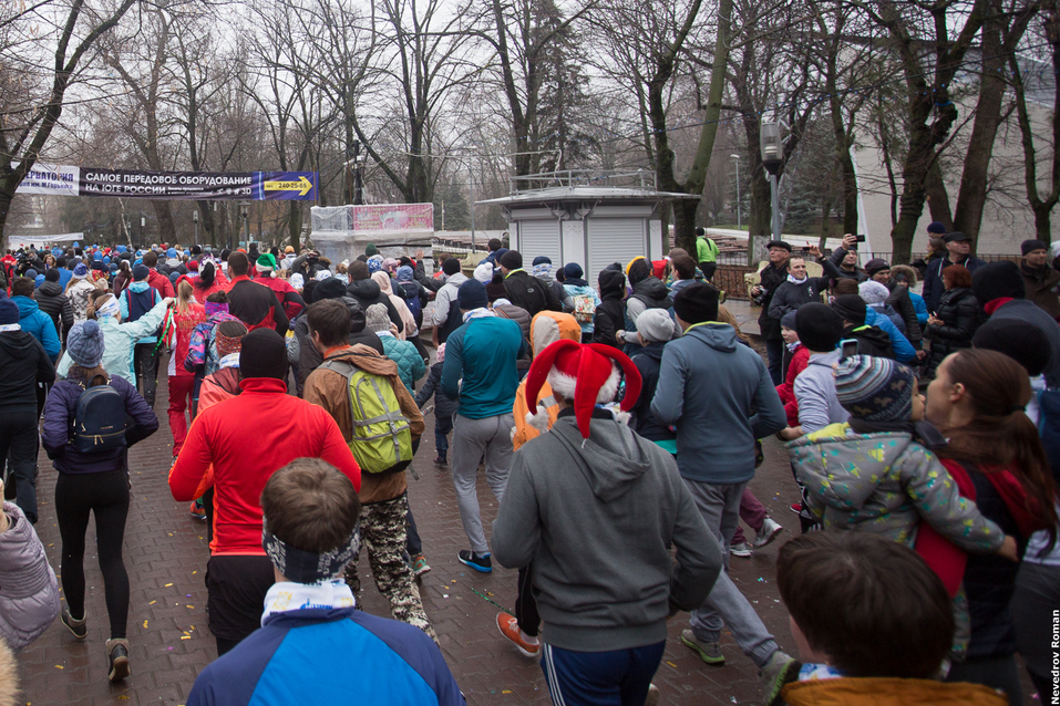 В первый день нового года тысячи жителей Ростова вышли на пробежку 7 В первый день нового года тысячи жителей Ростова вышли на пробежку 7