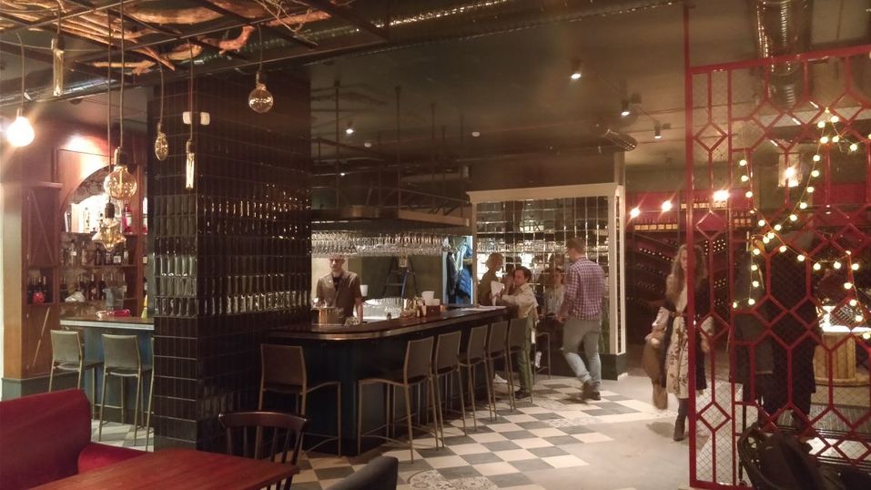 8,5 тыс. за бутылку: в центре Новосибирска открылся винный бар с магазином 1 8,5 тыс. за бутылку: в центре Новосибирска открылся винный бар с магазином 1