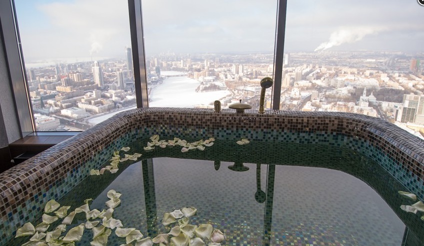 На крыше небоскреба в Екатеринбурге появится открытый бассейн, как в Сингапуре
1 На крыше небоскреба в Екатеринбурге появится открытый бассейн, как в Сингапуре
1