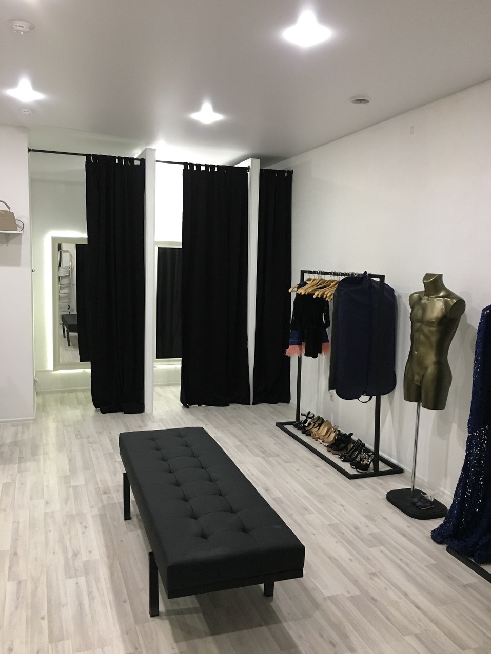 «Louis Vuitton со скидкой в бутике купить нельзя». Как заработать на люкс-комиссионке
3 «Louis Vuitton со скидкой в бутике купить нельзя». Как заработать на люкс-комиссионке
3