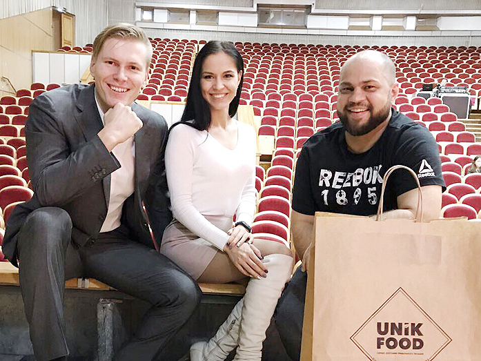 Никита и Юлия Поповы: «Ярица, Постовалов и Илана питаются не пельменями, а UNIKFOOD» 1 Никита и Юлия Поповы: «Ярица, Постовалов и Илана питаются не пельменями, а UNIKFOOD» 1