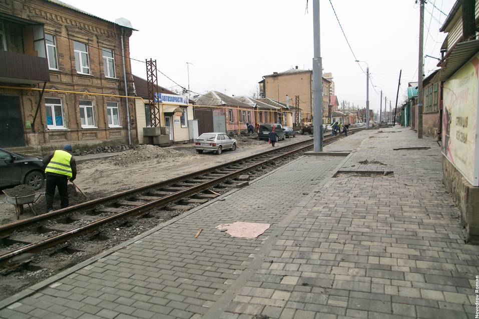 На Станиславского в Ростове продолжается укладка трамвайных путей ФОТО 3 На Станиславского в Ростове продолжается укладка трамвайных путей ФОТО 3