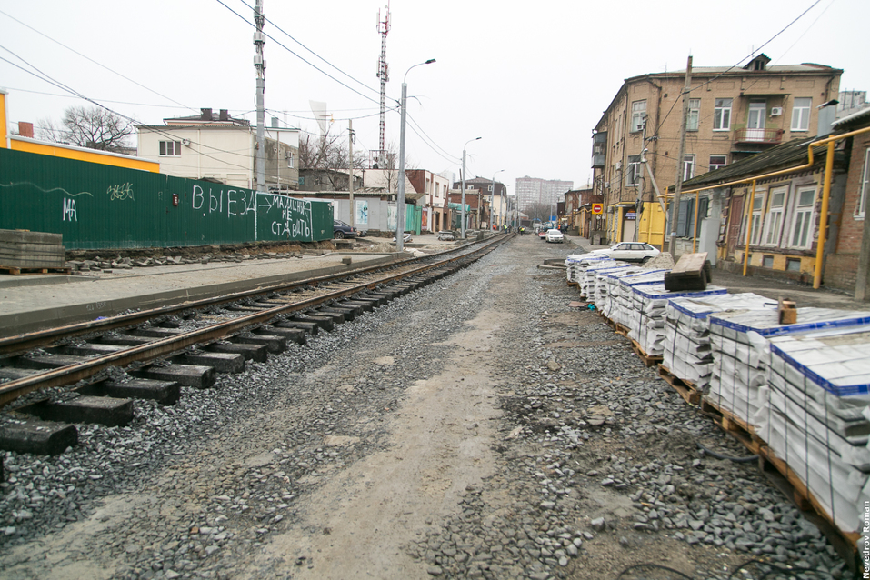 На Станиславского в Ростове продолжается укладка трамвайных путей ФОТО 6 На Станиславского в Ростове продолжается укладка трамвайных путей ФОТО 6