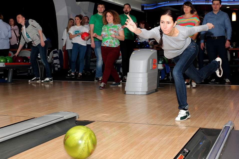 Новосибирские банкиры и финансисты померились силами в боулинге 3 Новосибирские банкиры и финансисты померились силами в боулинге 3