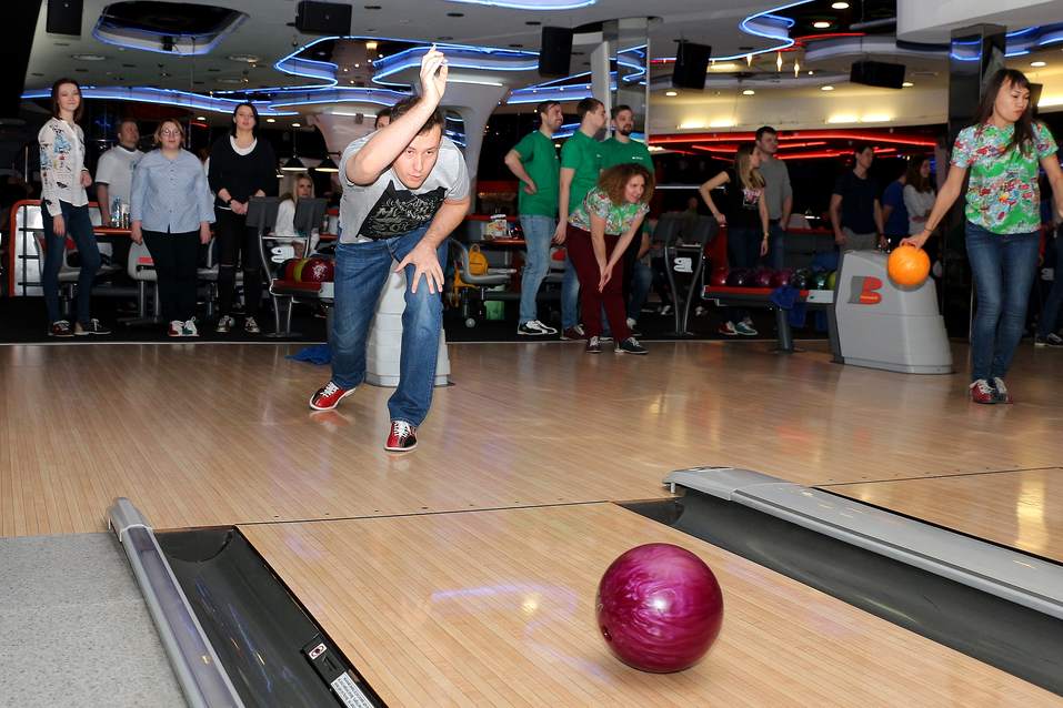 Новосибирские банкиры и финансисты померились силами в боулинге 5 Новосибирские банкиры и финансисты померились силами в боулинге 5