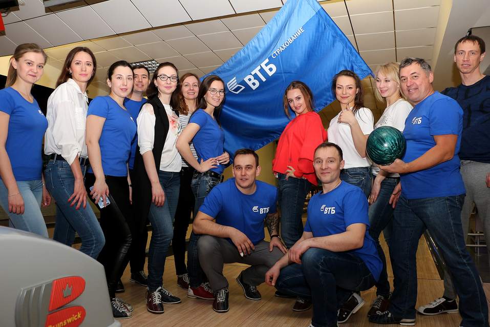 Новосибирские банкиры и финансисты померились силами в боулинге 10 Новосибирские банкиры и финансисты померились силами в боулинге 10