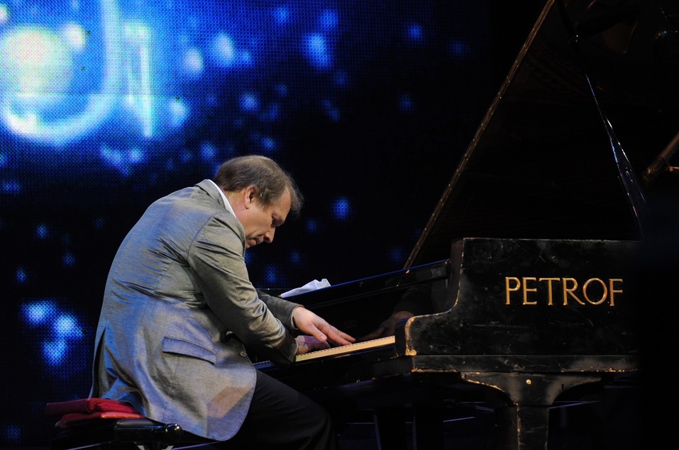 Маэстро Юрий Розум выступит в Челябинске на благотворительном музыкальном салоне 4 Маэстро Юрий Розум выступит в Челябинске на благотворительном музыкальном салоне 4