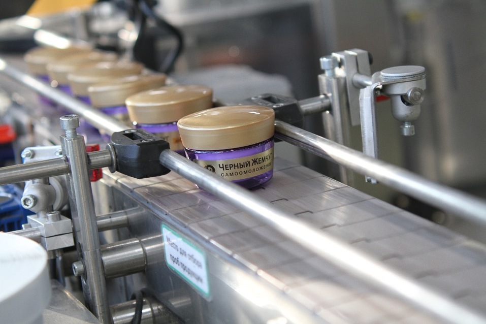 Отвар трав и желтые уточки. Что скрывается за дверями «Калины» после сделки с Unilever
9 Отвар трав и желтые уточки. Что скрывается за дверями «Калины» после сделки с Unilever
9