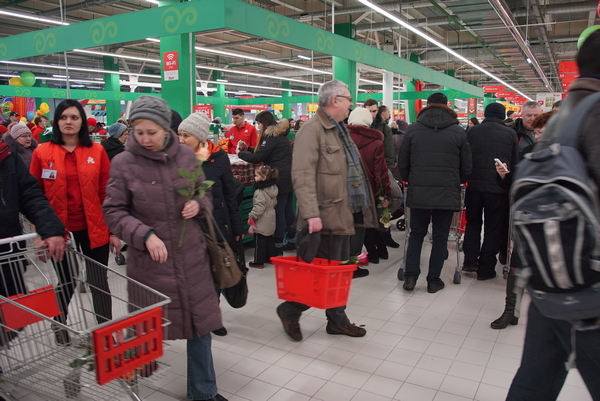 Как открывали первый гипермаркет «Ашан» в Красноярске (ФОТО) 9 Как открывали первый гипермаркет «Ашан» в Красноярске (ФОТО) 9