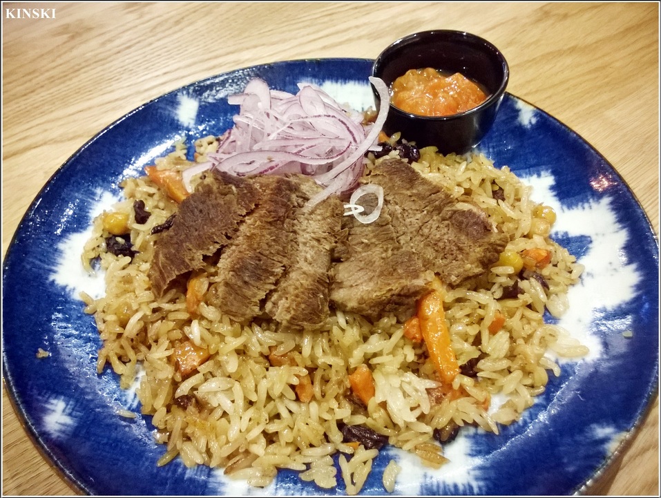 «Шах и мята»: хостес-модели, провальный чизкейк и лягушки в уборной — Глориан Кински 5 «Шах и мята»: хостес-модели, провальный чизкейк и лягушки в уборной — Глориан Кински 5