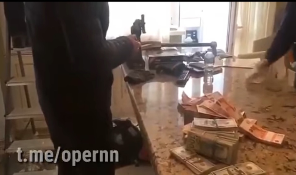 Опубликовано видео обысков главы нижегородского УФНС 1 Опубликовано видео обысков главы нижегородского УФНС 1