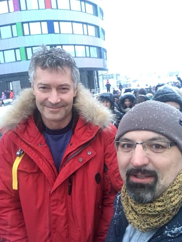 На прощальные «обнимашки» с екатеринбургской телебашней вышли сотни горожан
4 На прощальные «обнимашки» с екатеринбургской телебашней вышли сотни горожан
4