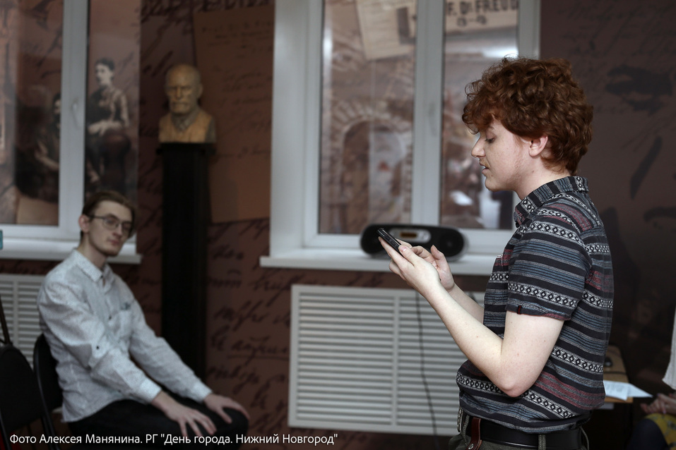 В Нижнем Новгороде «Песнь о Буревестнике» прочитали сразу на трех языках 3 В Нижнем Новгороде «Песнь о Буревестнике» прочитали сразу на трех языках 3