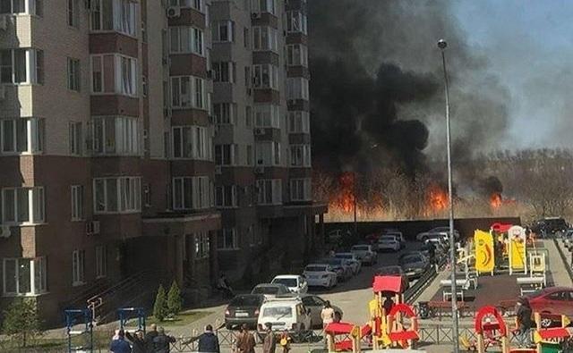 На выходных Ростовскую область охватила череда пожаров 1 На выходных Ростовскую область охватила череда пожаров 1