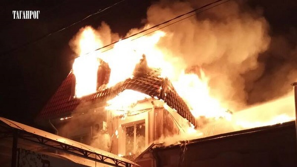 На выходных Ростовскую область охватила череда пожаров 3 На выходных Ростовскую область охватила череда пожаров 3