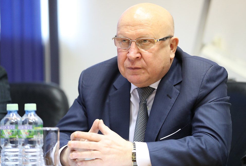 Дайджест DK.RU: «офисник» за миллиард, Шанцев возглавил «Динамо», Дерипаска под санкциями 1 Дайджест DK.RU: «офисник» за миллиард, Шанцев возглавил «Динамо», Дерипаска под санкциями 1