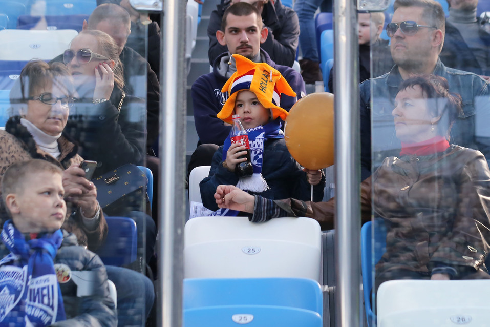 Очереди в кассу, поражение хозяев. Как прошел первый матч на нижегородском стадионе. ФОТО 4 Очереди в кассу, поражение хозяев. Как прошел первый матч на нижегородском стадионе. ФОТО 4