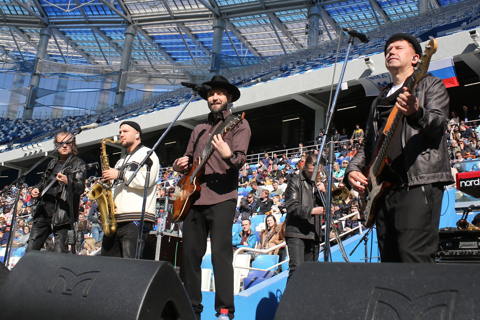 Очереди в кассу, поражение хозяев. Как прошел первый матч на нижегородском стадионе. ФОТО 8 Очереди в кассу, поражение хозяев. Как прошел первый матч на нижегородском стадионе. ФОТО 8