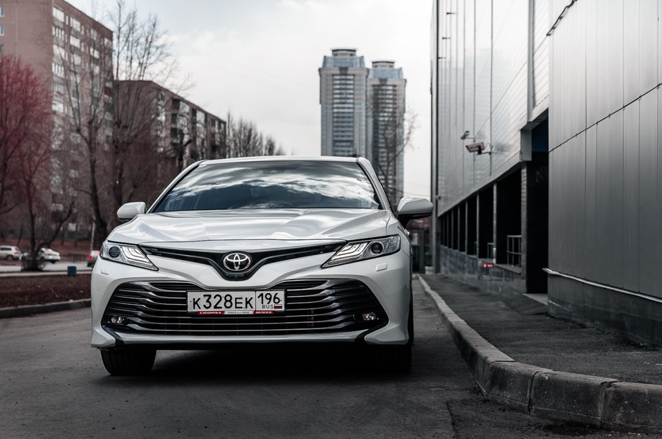 Видеообзор: Что не так с новой Toyota Camry? 1 Видеообзор: Что не так с новой Toyota Camry? 1