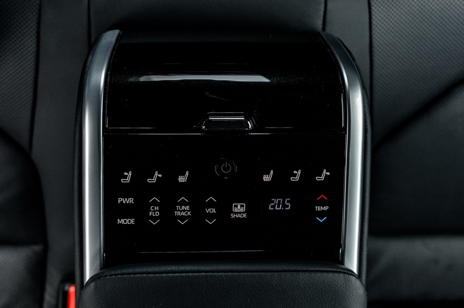 Видеообзор: Что не так с новой Toyota Camry? 5 Видеообзор: Что не так с новой Toyota Camry? 5