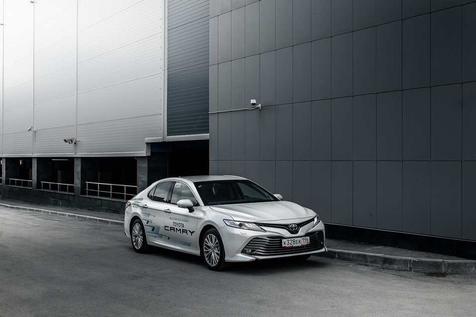 Видеообзор: Что не так с новой Toyota Camry? 8 Видеообзор: Что не так с новой Toyota Camry? 8