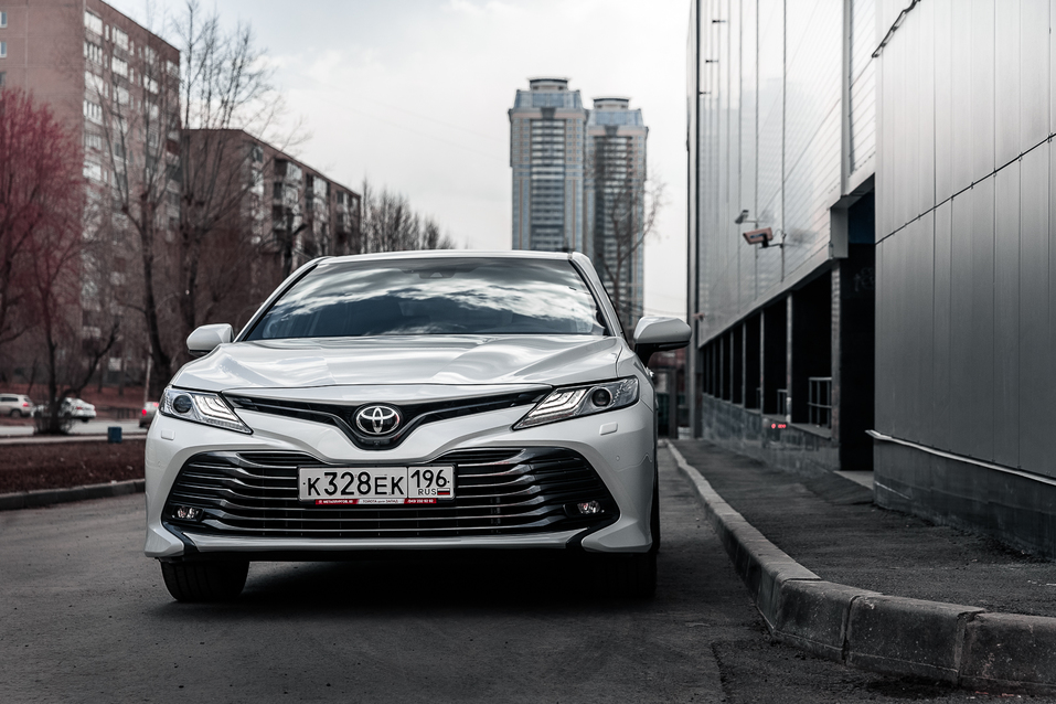 Видеообзор: Что не так с новой Toyota Camry? 10 Видеообзор: Что не так с новой Toyota Camry? 10