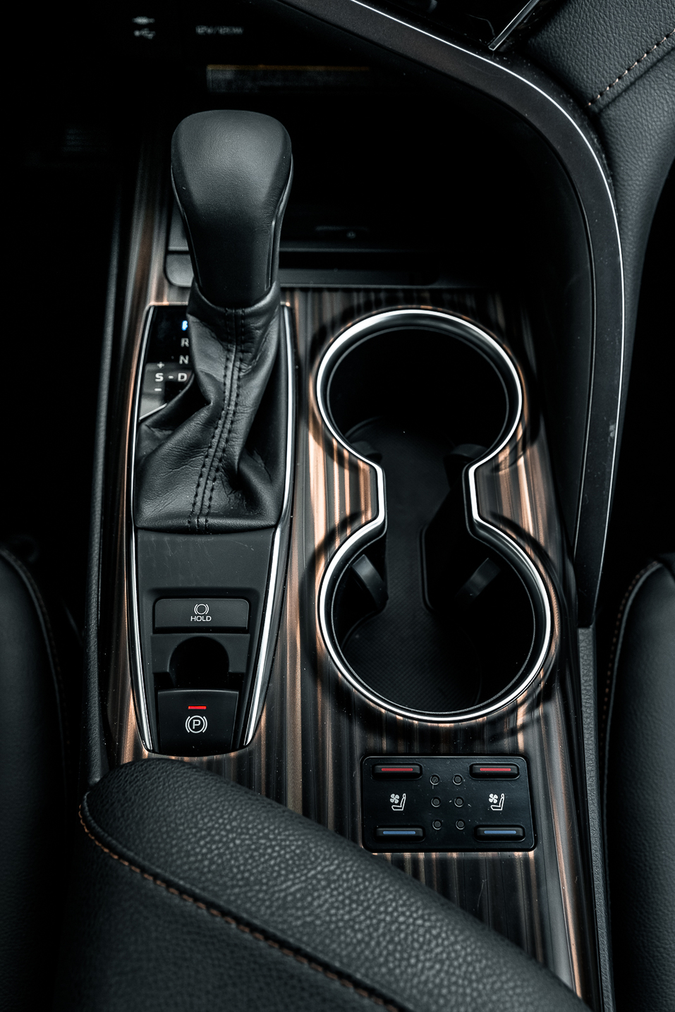 Видеообзор: Что не так с новой Toyota Camry? 6 Видеообзор: Что не так с новой Toyota Camry? 6