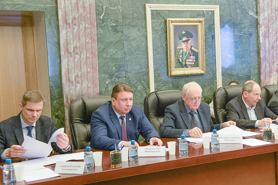 Эксперты совместно с ФАС обсудили стимулы для «оборонки»
1 Эксперты совместно с ФАС обсудили стимулы для «оборонки»
1