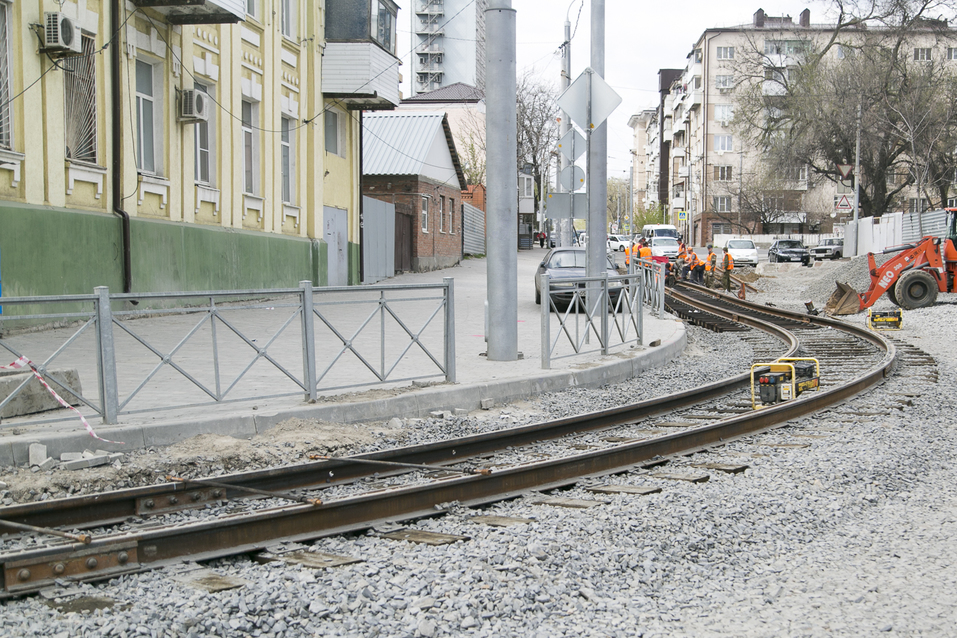 На улице Станиславского в Ростове начали укладку асфальта ФОТОРЕПОРТАЖ 1 На улице Станиславского в Ростове начали укладку асфальта ФОТОРЕПОРТАЖ 1