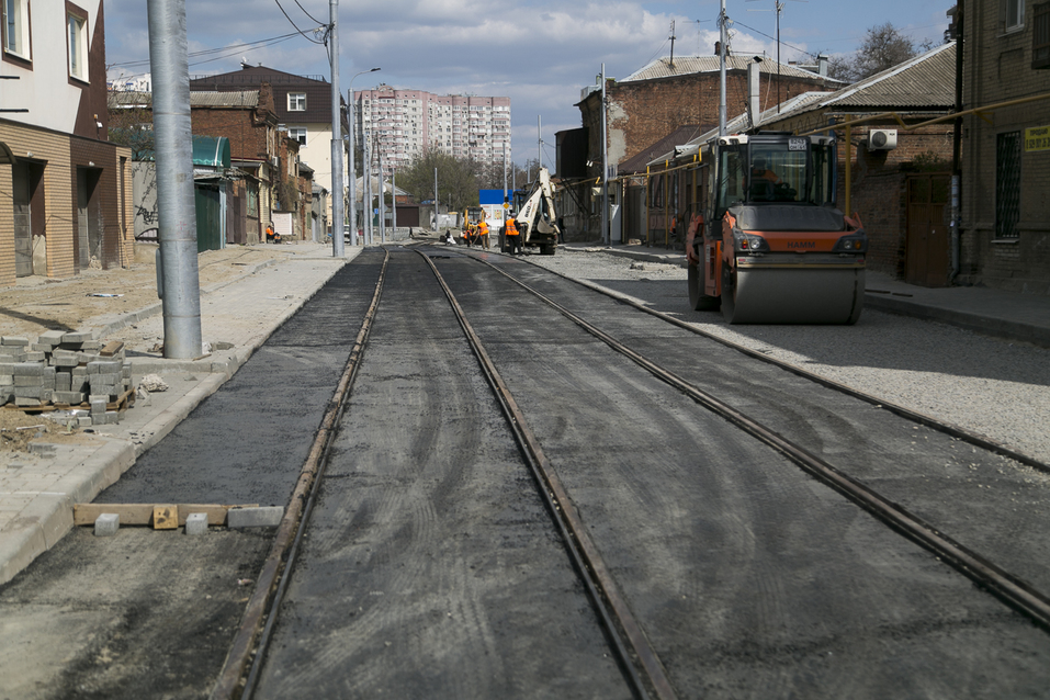 На улице Станиславского в Ростове начали укладку асфальта ФОТОРЕПОРТАЖ 4 На улице Станиславского в Ростове начали укладку асфальта ФОТОРЕПОРТАЖ 4