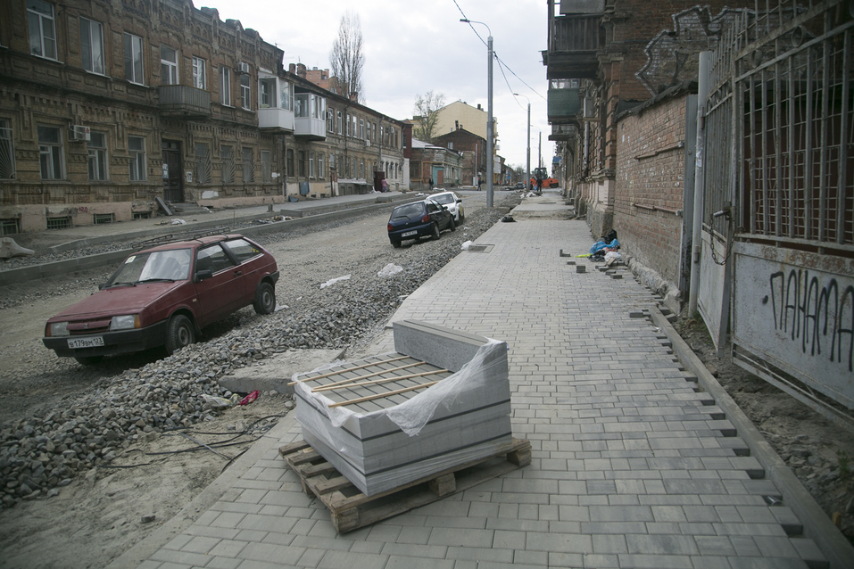На улице Станиславского в Ростове начали укладку асфальта ФОТОРЕПОРТАЖ 8 На улице Станиславского в Ростове начали укладку асфальта ФОТОРЕПОРТАЖ 8