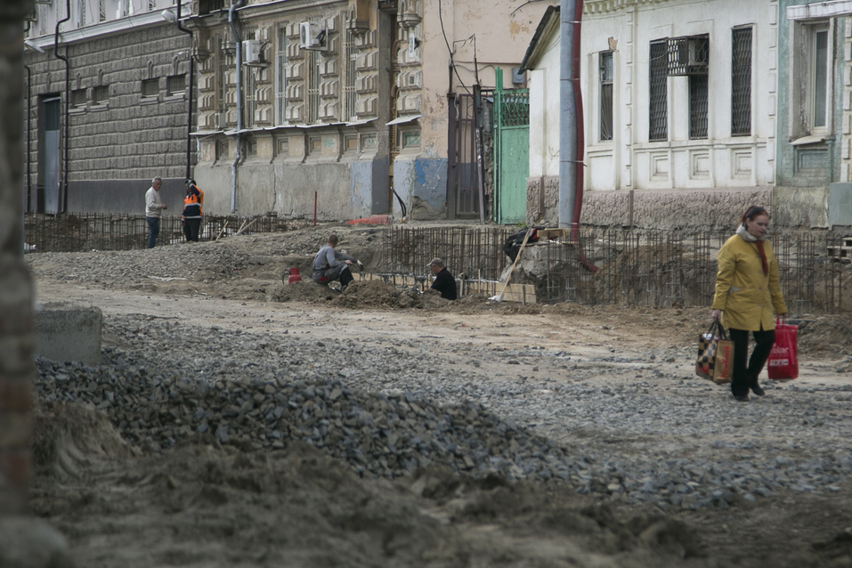 На улице Станиславского в Ростове начали укладку асфальта ФОТОРЕПОРТАЖ 9 На улице Станиславского в Ростове начали укладку асфальта ФОТОРЕПОРТАЖ 9