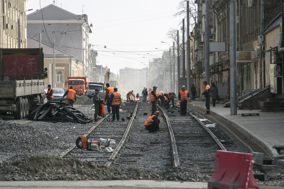 На улице Станиславского в Ростове начали укладку асфальта ФОТОРЕПОРТАЖ 10 На улице Станиславского в Ростове начали укладку асфальта ФОТОРЕПОРТАЖ 10